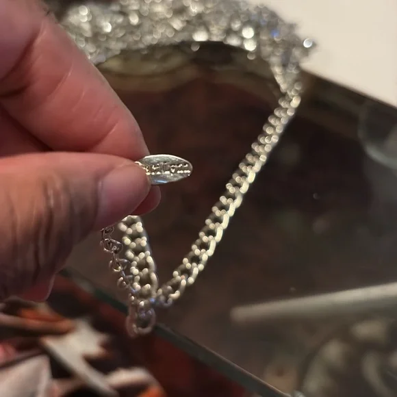 Elegant Silvertone rhinestone Statement Necklace - Picture 3 of 3